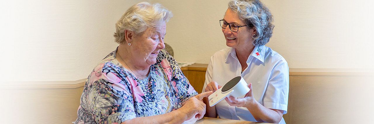 Hausnotruf für Senioren – Schutz, Sicherheit und schnelle Hilfe
